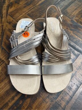 Easy Spirit Women’s Metallic Strappy Slingback Sandals